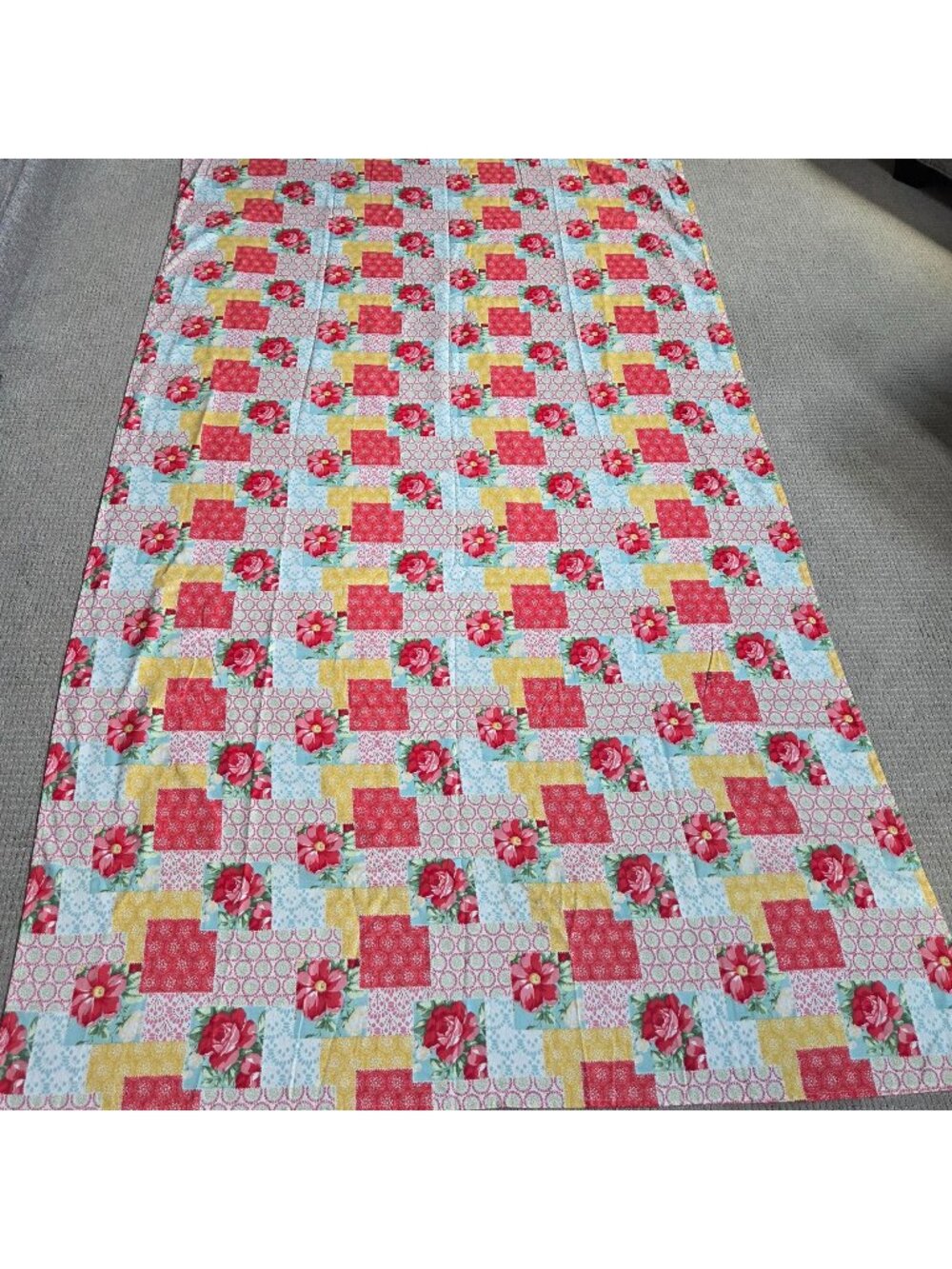 Pioneer Woman Tablecloth Sweet Rose Patchwork Cottage Farmhouse 100"X59” READ